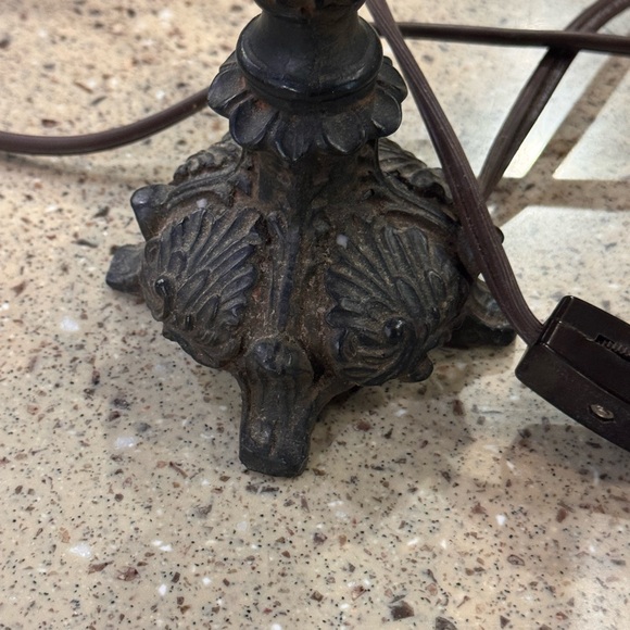 Victorian  Paisley Table Lamp with Black antique look Base and headed fringe - Picture 5 of 6